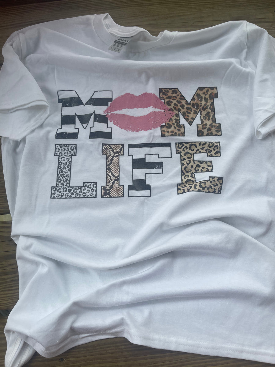 ‘MOM LIFE’ T-Shirt